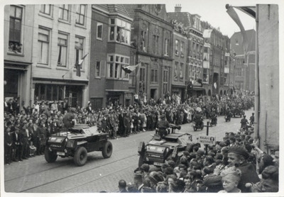 97690 Afbeelding van de geallieerde militairen van de 3rd Canadian Infantry Division tijdens de Memorial D-Day Parade ...